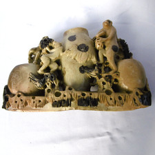 beau rince pinceaux sculpté