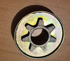 Pignon de chaine 3/8-7 dents tronçonneuse STIHL 042/048 Ref 11176402000