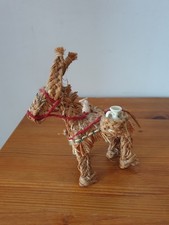 Figurine vintage âne en paille portant deux cruches fabrication artisanale 8x15x