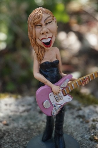 841 3404 figurine - 841.3404, chanteuse