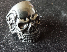 Bague Tête de mort, Argentée