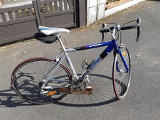 vélo de course cadre Alu Roue 700C Bleu avec équipements