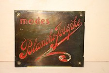 Ancienne plaque en laiton " Modes Blanche-Josèphe " années 30