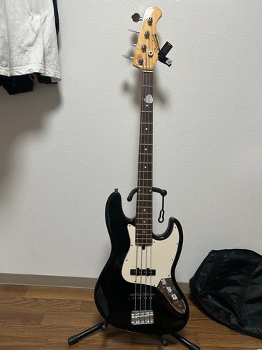 Guitare basse électrique