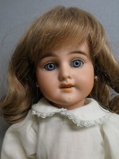 Poupée ancienne: Ravissante