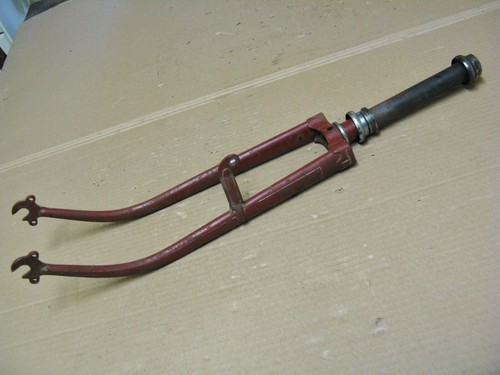 Ancienne fourche avec patte