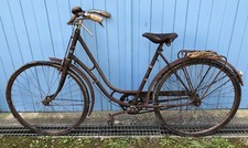 Vélo de Femme ancien dans son