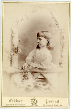 Fillette avec panier, ca.1885, vintage albumen print Carte cabinet vintage album