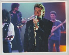 JOHNNY  HALLYDAY   N° 158  : PHOTO DE MAGAZINE  PLASTIFIEE .