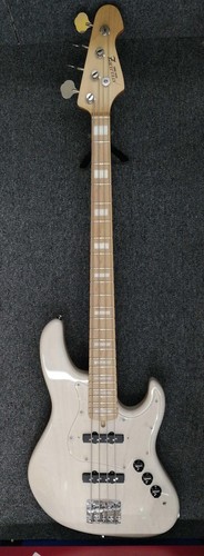 Guitare basse électrique