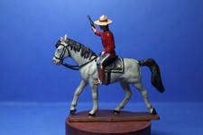 Starlux Police Montée