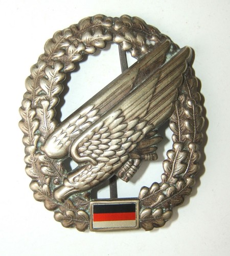 Insigne beret parachutistes - insigne,