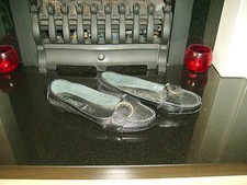 chaussures femme plates cuir noir boucle taille 5 très bon état !