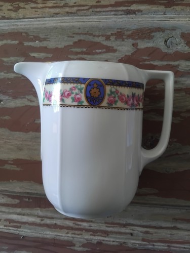 Petits pichets pots lait - petits, À