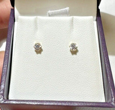 Délicat Diamant Testée 9k or