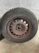 Pneu Michelin 215/65R15 96H avec jante tôle – Bon état
