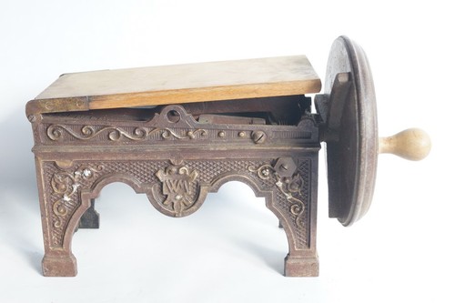 Coupe tabac fonte 1900 - fonte,