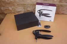 TIRE BOUCHON SCREWPULL LM-250 LE CREUSET + COUPE CAPSULE DANS SON COFFRET