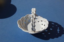 Ancienne petite coupelle ajourée , panier blanc - Dragée - mariage