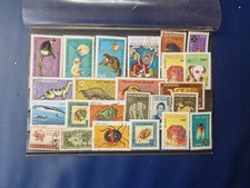 24 Timbres Vietnam  ( lot CU
