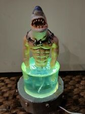 Sculpture d'un Requin Mutant En Argile Polymère 