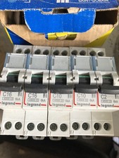 LOT DE DISJONCTEURS  LEGRAND