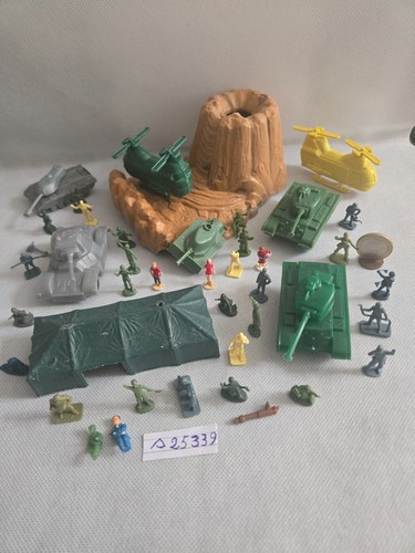 Petits soldats 72 - petits,