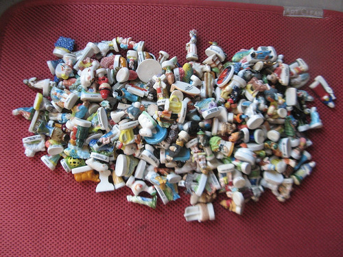628 lot de 220 feves - ,