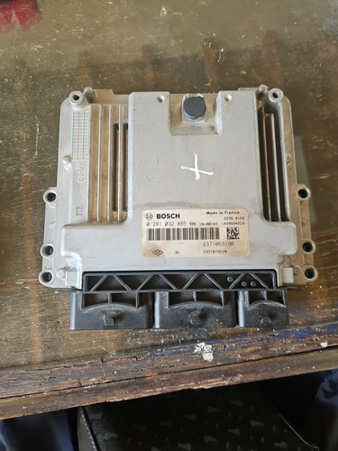 Calculateur moteur renault - calculateur,