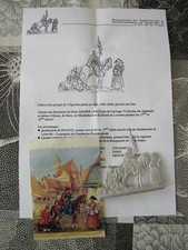 PLAT ETAIN. GROUPE DE TROIS