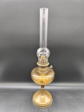 Lampe à pétrole ancienne –
