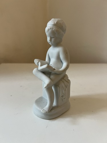 Biscuit enfant lisant