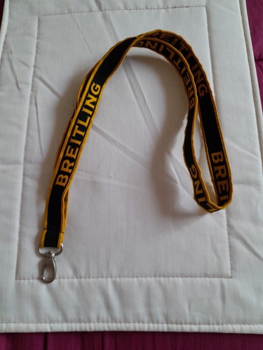 Porte clé tour - clé, montres