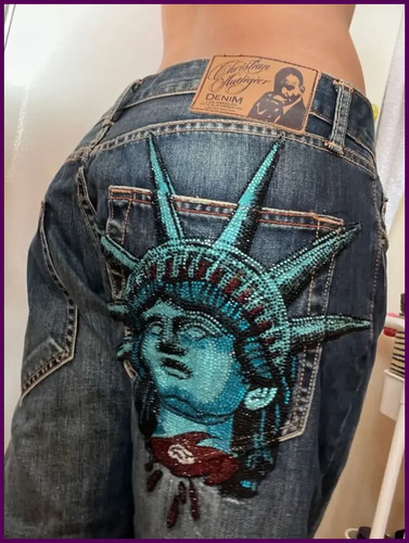 Y2k 2000s statue liberty - y2k,