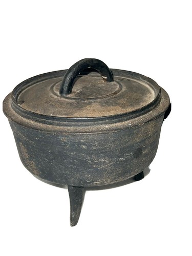 Petit chaudron trépied - , en
