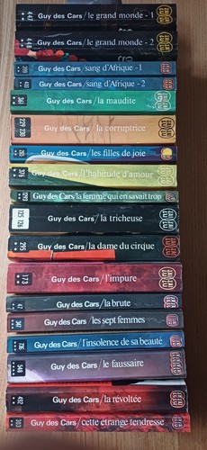Lot livres de guy des - lot, 18