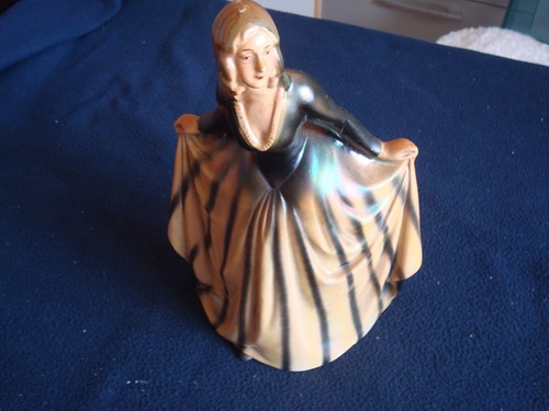 Grande figurine dame - , en