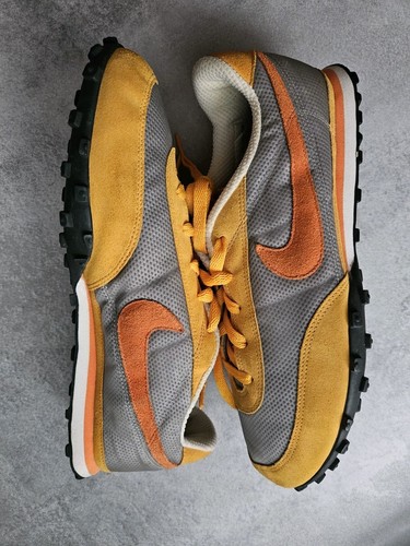 Sample nike waffle racer - waffle, ii