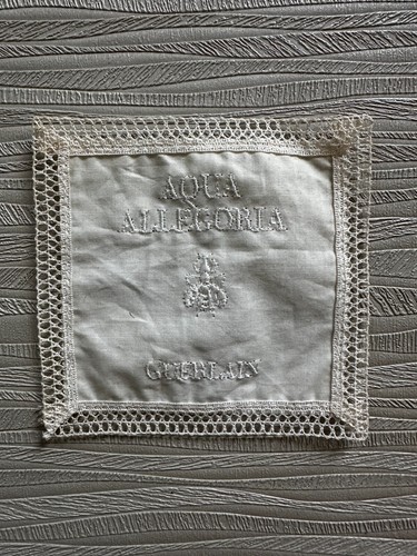 Guerlain napperon beige - guerlain, brode