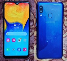 Samsung Galaxy A20e (SM-A202F/DS)  - 32Go -  Bleu-  Double SIM - Désimlocké