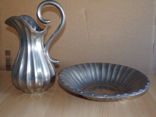 Cruche avec plat - en, étain