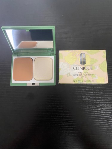 Clinique city base ccompact
