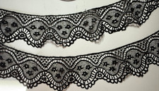 DENTELLE ANCIENNE - GUIPURE NOIRE AUX FUSEAUX - 1.60 Mètre