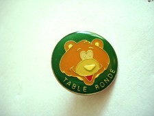 PINS ANIMAL OURS TABLE RONDE