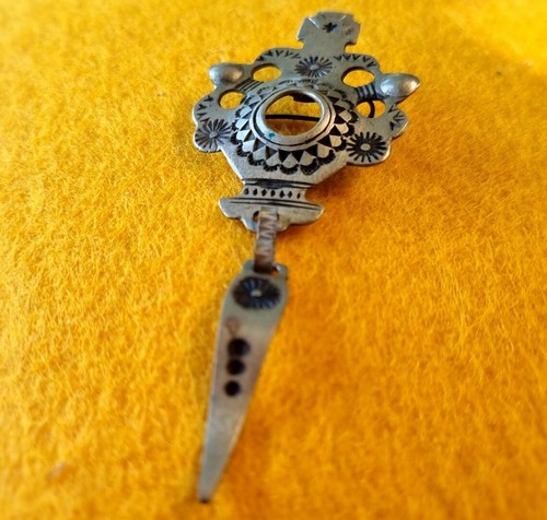 Broche ancienne ethnique - ancienne,