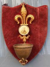 RARE: Ancien beau bénitier 19ème métal doré Fleur de Lys Saint-Bernard.   C1