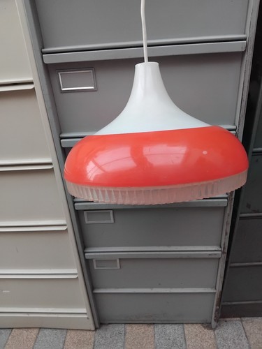 Lustres plastique 1 rouge - plastique, (1