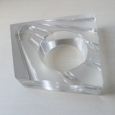 cendrier art deco cristal Daum Baccarat St louis Luce Vasarely a identifier