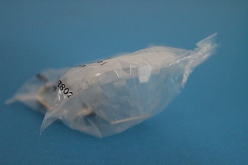 Tupperware ice prism keychain - ice,