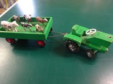 JOUET EN BOIS TRACTEUR AVEC